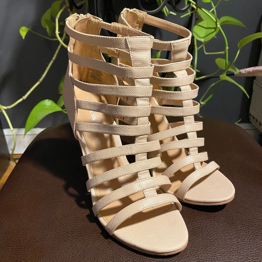 Sexy Express Wedged Strappy Heeled Sandals